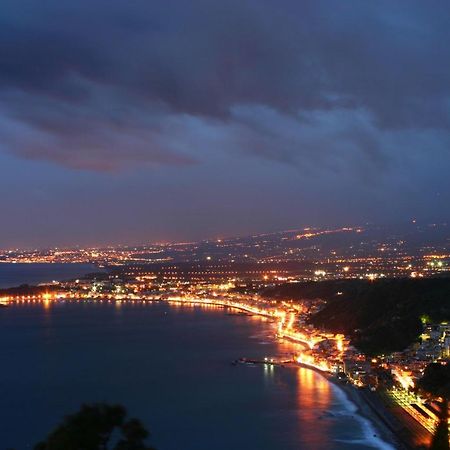 Casa Capri Appartement Giardini-Naxos Buitenkant foto