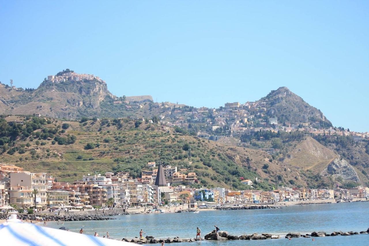 Casa Capri Appartement Giardini-Naxos Buitenkant foto