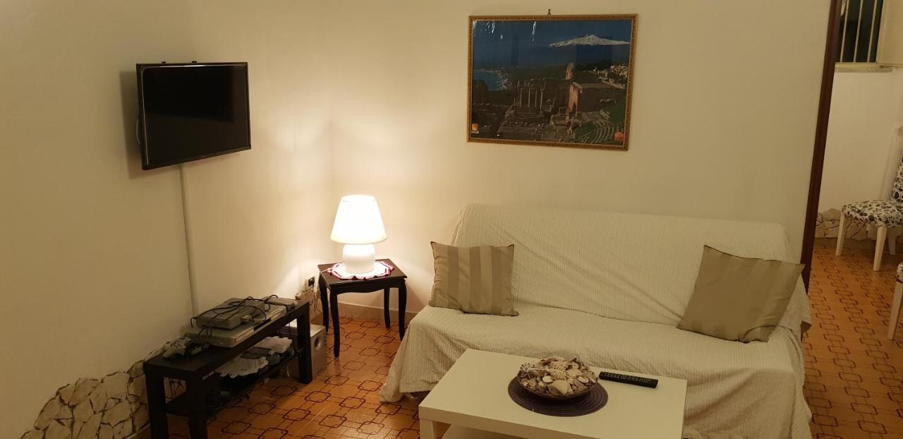 Casa Capri Appartement Giardini-Naxos Buitenkant foto
