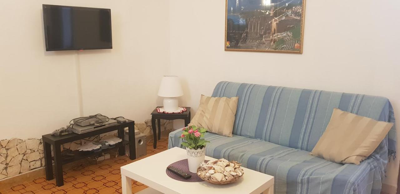 Casa Capri Appartement Giardini-Naxos Buitenkant foto