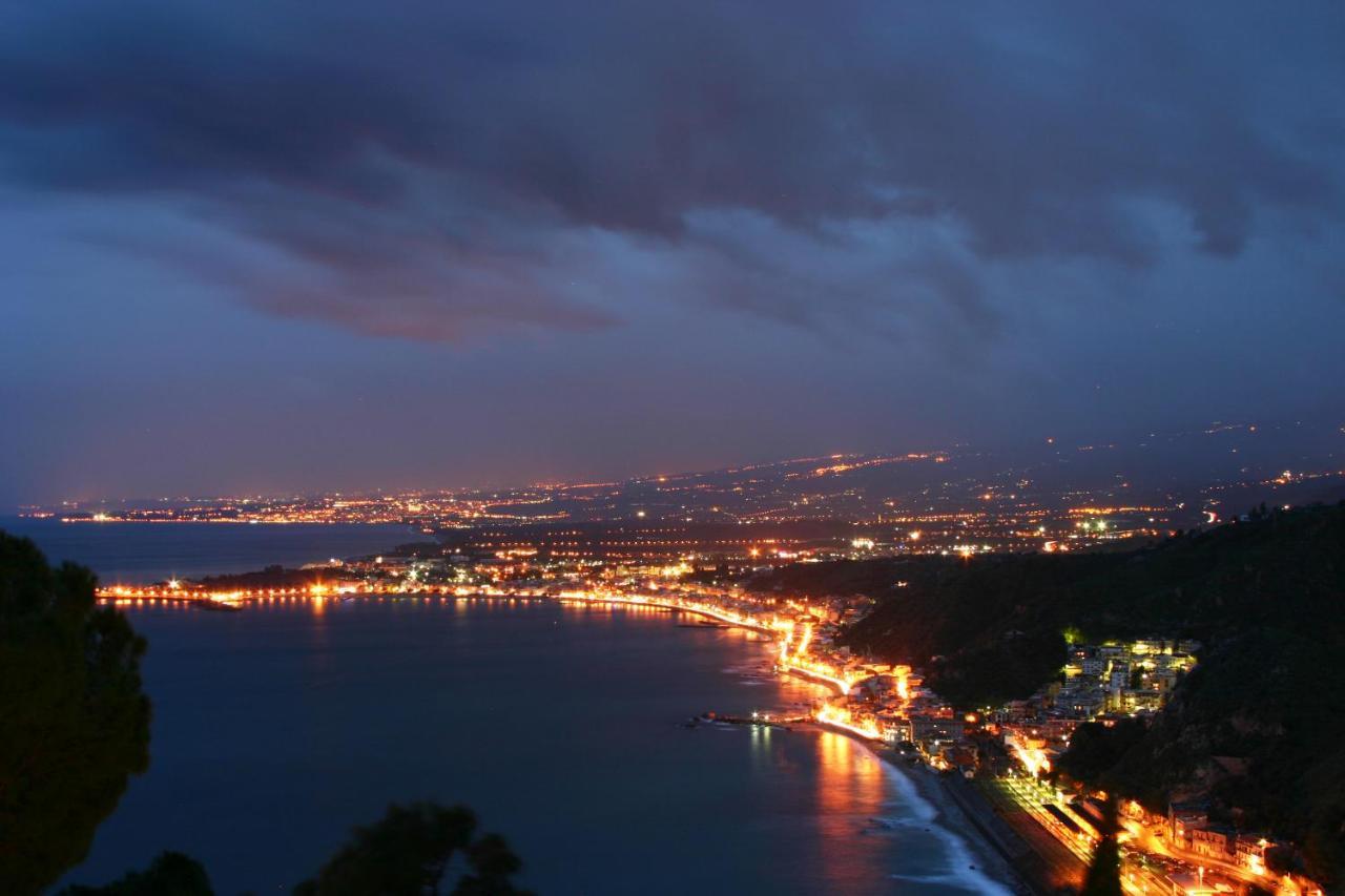 Casa Capri Appartement Giardini-Naxos Buitenkant foto