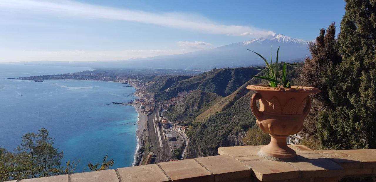 Casa Capri Appartement Giardini-Naxos Buitenkant foto