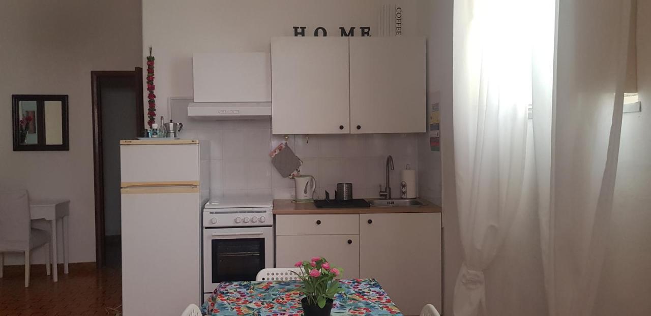 Casa Capri Appartement Giardini-Naxos Buitenkant foto
